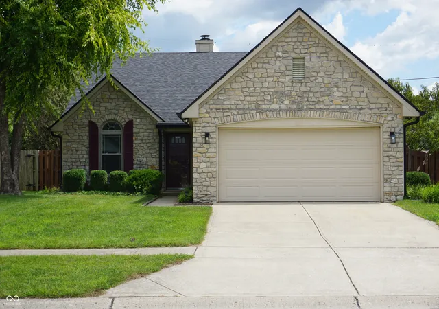 1st image of 679 Redfox Ct S, Greenwood, IN 46142 | MLS# 22121962