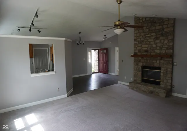 Photo 3 of Single family home for sale at 679 Redfox Ct S, Greenwood, IN 46142 | MLS# 22121962 | Listing updated on 2026-09-26