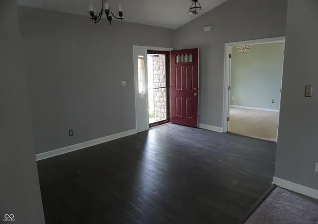 Photo 3 of Single family home for sale at 679 Redfox Ct S, Greenwood, IN 46142 | MLS# 22121962 | Listing updated on 2026-10-05