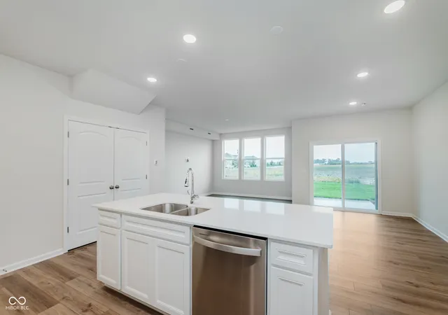 Photo 3 of Townhouse for sale at 716 Garrow Dr, Westfield, IN 46074 | MLS# 22121968 | Listing updated on 2026-10-08