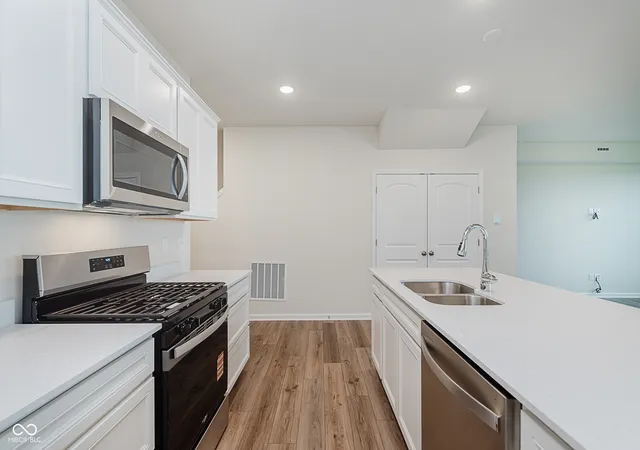 Photo 4 of Townhouse for sale at 716 Garrow Dr, Westfield, IN 46074 | MLS# 22121968 | Listing updated on 2026-10-08