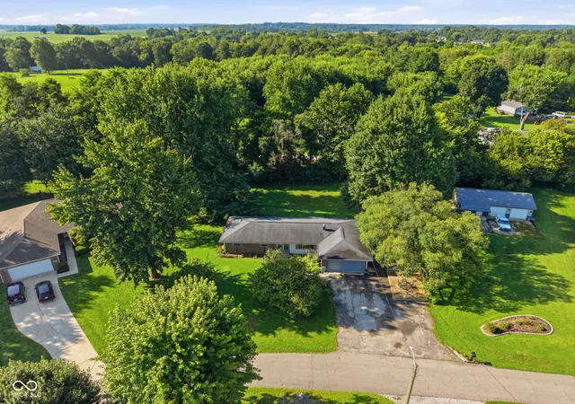 Single family home for sale at 10 U Dr, Cloverdale, IN 46120 | MLS# 22121973
