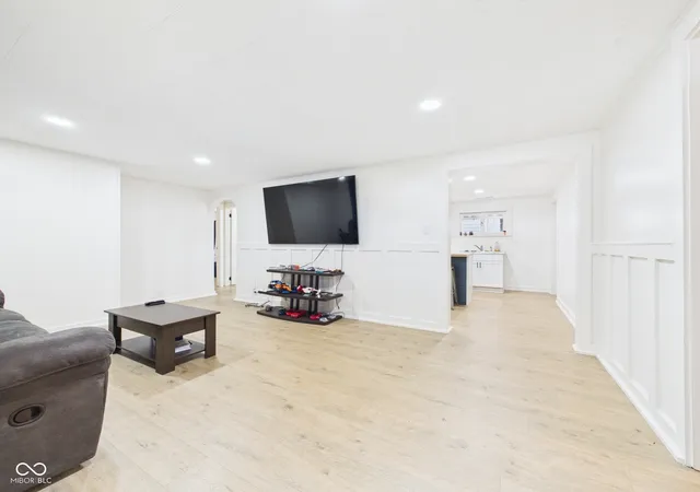 Photo 4 of Single family home for sale at 210 S 27Th St, Elwood, IN 46036 | MLS# 22121979 | Listing updated on 2026-09-01
