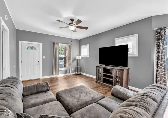 Photo 3 of Sale Pending at 830 Elm St, Clinton, IN 47842 | MLS# 22121990 | Listing updated on 2026-09-21