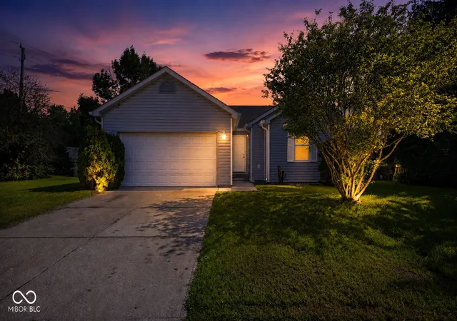 Photo 2 of Sale Pending at 3029 Seerley Creek Dr, Indianapolis, IN 46241 | MLS# 22121994 | Listing updated on 2026-09-01