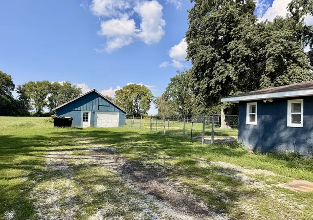 2nd image of 1370 E 225 S, Shelbyville, IN 46176 | MLS# 22122000
