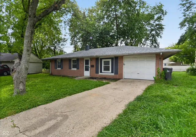 Photo 2 of Single family home for sale at 4110 Mellis Ct, Indianapolis, IN 46235 | MLS# 22122005 | Listing updated on 2026-09-02