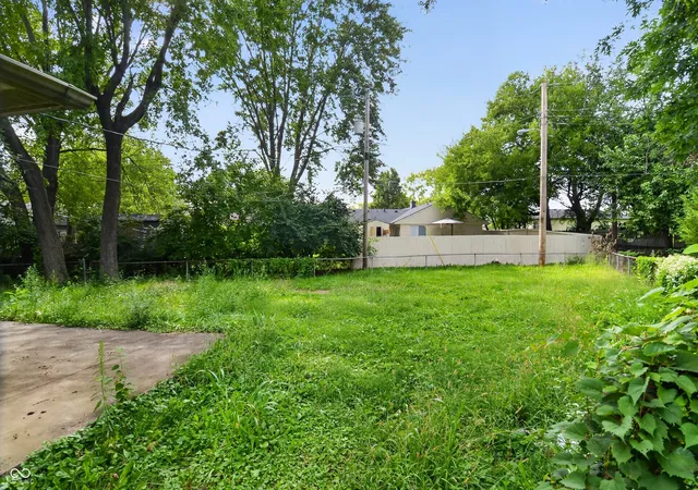 Photo 3 of Single family home for sale at 4110 Mellis Ct, Indianapolis, IN 46235 | MLS# 22122005 | Listing updated on 2026-09-02