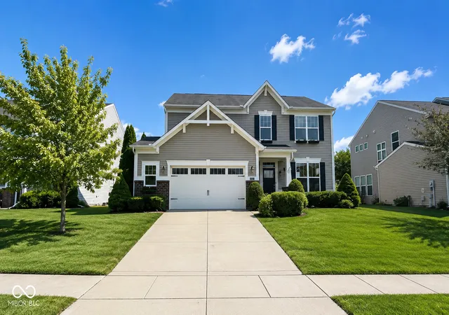 Photo 4 of Single family home for sale at 1217 Old Vines Trl, Greenwood, IN 46143 | MLS# 22122008 | Listing updated on 2026-10-01