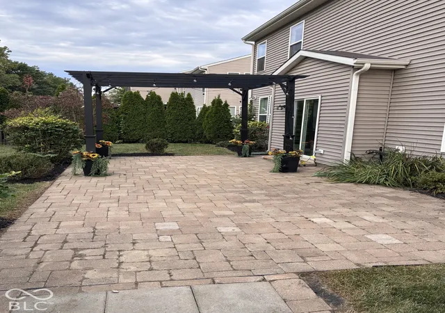 Photo 3 of Single family home for sale at 1217 Old Vines Trl, Greenwood, IN 46143 | MLS# 22122008 | Listing updated on 2026-10-01