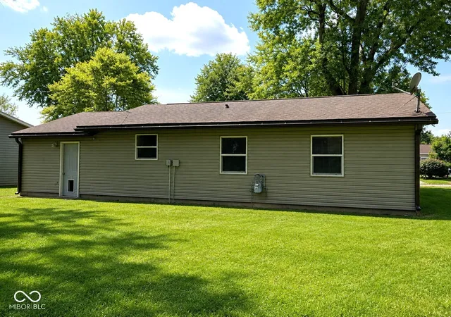 2nd image of 26 Center Dr, Crawfordsville, IN 47933 | MLS# 22122011