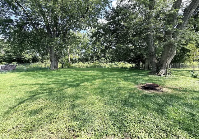 Photo 3 of Sale Pending at 26 Center Dr, Crawfordsville, IN 47933 | MLS# 22122011 | Listing updated on 2026-09-26