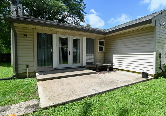 2nd image of 615 W Stop 11 Rd, Indianapolis, IN 46217 | MLS# 22122014