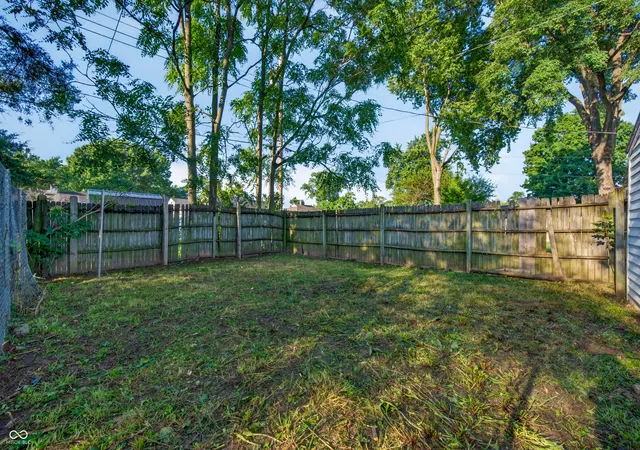 60th image of 3029 14th St, Columbus, IN 47201 | MLS# 22122017