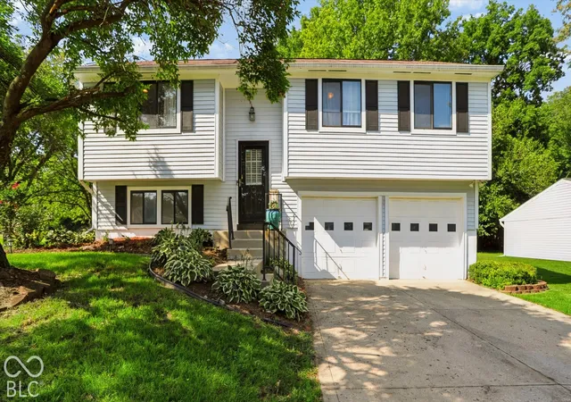 Photo 1 of Single family home for sale at 4152 Oil Creek Dr, Indianapolis, IN 46268 | MLS# 22122055 | Listing updated on 2026-10-06
