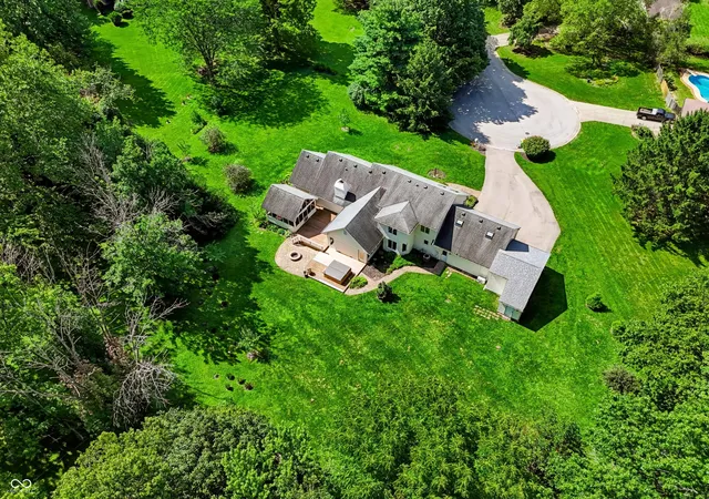 Photo 108 of Sale Pending at 5001 Somerset Ln, Zionsville, IN 46077 | MLS# 22122071 | Listing updated on 2026-08-31