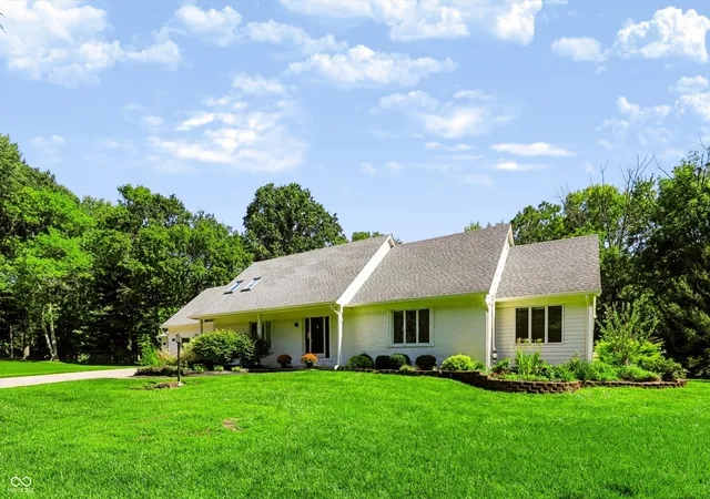 Photo 3 of Sale Pending at 5001 Somerset Ln, Zionsville, IN 46077 | MLS# 22122071 | Listing updated on 2026-10-23