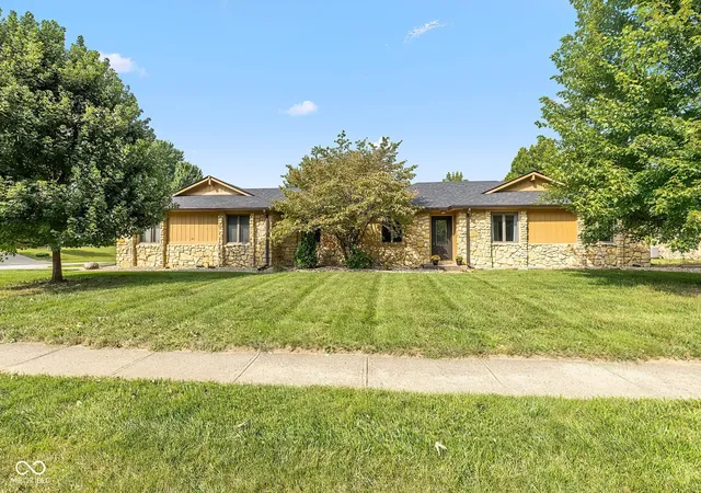 Photo 2 of Single family home for sale at 1608 Friendship Dr, Indianapolis, IN 46217 | MLS# 22122082 | Listing updated on 2026-09-05