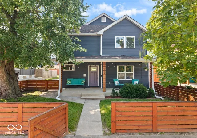 Photo 3 of Single family home for sale at 819 Lincoln St, Indianapolis, IN 46203 | MLS# 22122089 | Listing updated on 2026-09-29