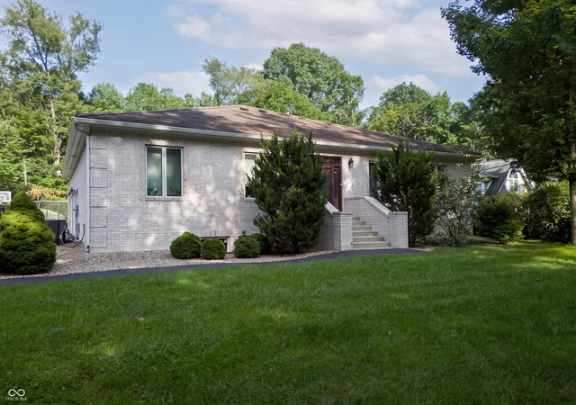 Photo 3 of Single family home for sale at 11833 Westwood Dr, Carmel, IN 46033 | MLS# 22122092 | Listing updated on 2026-08-31