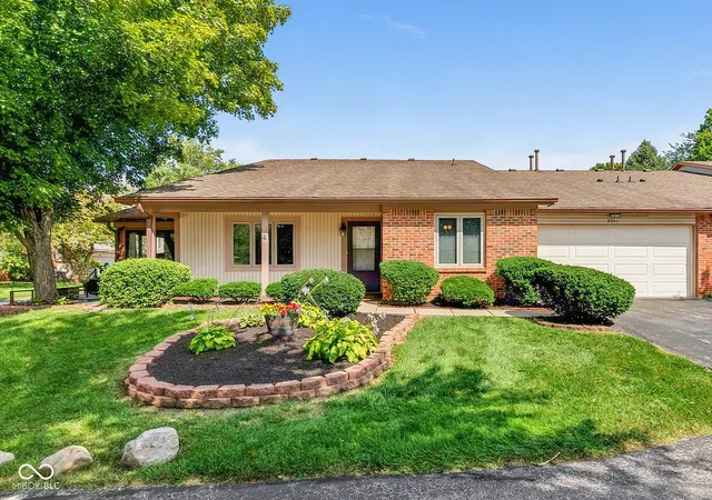 Photo 1 of Sale Pending at 2541 N Willow Wy, Indianapolis, IN 46268 | MLS# 22122094 | Listing updated on 2026-08-30