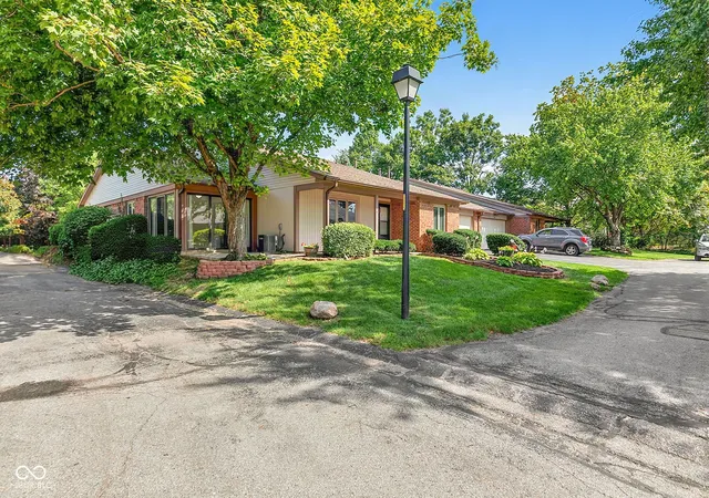Photo 3 of Sale Pending at 2541 N Willow Wy, Indianapolis, IN 46268 | MLS# 22122094 | Listing updated on 2026-08-30