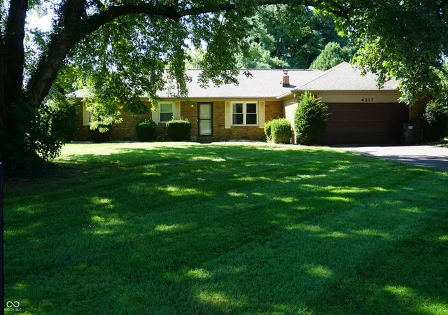Photo 2 of Single family home for sale at 4317 W Fairview Rd, Greenwood, IN 46142 | MLS# 22122096 | Listing updated on 2026-10-06