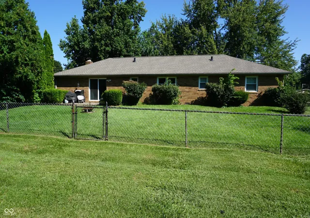 Photo 3 of Single family home for sale at 4317 W Fairview Rd, Greenwood, IN 46142 | MLS# 22122096 | Listing updated on 2026-10-06