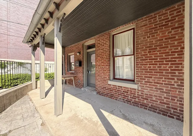 1st image of 1486 N Illinois St #1, Indianapolis, IN 46202 | MLS# 22122097
