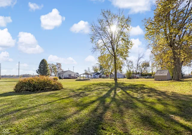2nd image of 1620 Jonesville Rd, Columbus, IN 47201 | MLS# 22122099