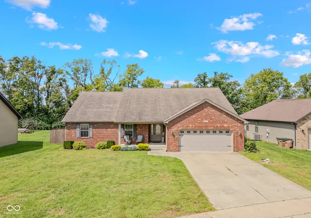 1st image of 4328 Westminster Ct, Columbus, IN 47201 | MLS# 22122115