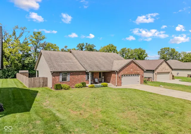 2nd image of 4328 Westminster Ct, Columbus, IN 47201 | MLS# 22122115
