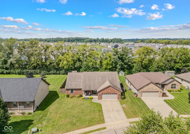 3rd image of 4328 Westminster Ct, Columbus, IN 47201 | MLS# 22122115
