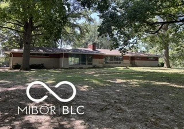 Photo 1 of Sale Pending at 3123 W Fairview Rd, Greenwood, IN 46142 | MLS# 22122118 | Listing updated on 2026-09-23