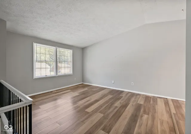 Photo 3 of Single family home for sale at 10401 Mercury Dr, Indianapolis, IN 46229 | MLS# 22122127 | Listing updated on 2026-10-20
