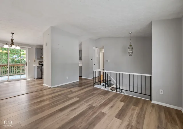 Photo 4 of Single family home for sale at 10401 Mercury Dr, Indianapolis, IN 46229 | MLS# 22122127 | Listing updated on 2026-10-20