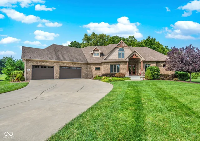 Photo 2 of Single family home for sale at 4202 Whitetail Woods Dr, Bargersville, IN 46106 | MLS# 22122132 | Listing updated on 2026-10-16