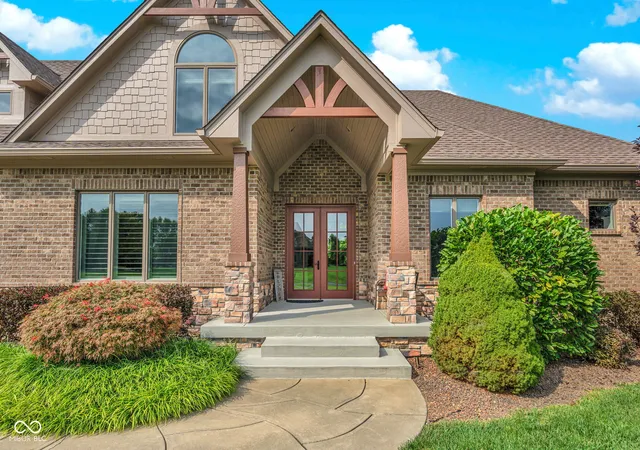 Photo 3 of Single family home for sale at 4202 Whitetail Woods Dr, Bargersville, IN 46106 | MLS# 22122132 | Listing updated on 2026-10-16