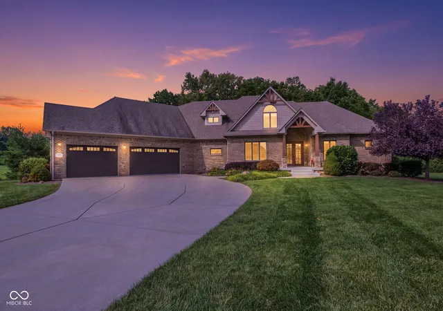 Photo 4 of Single family home for sale at 4202 Whitetail Woods Dr, Bargersville, IN 46106 | MLS# 22122132 | Listing updated on 2026-10-16