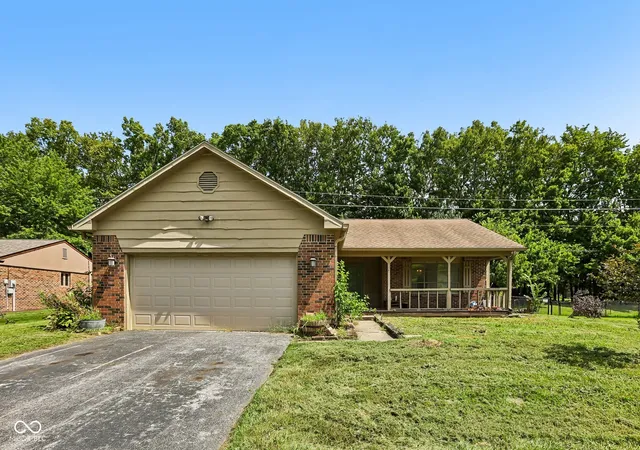 Photo 1 of Single family home for sale at 7515 Natchez Ct, Indianapolis, IN 46217 | MLS# 22122134 | Listing updated on 2026-08-26