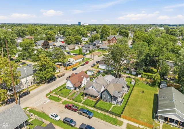 Photo 2 of Single family home for sale at 1709 Spruce St, Indianapolis, IN 46203 | MLS# 22122144 | Listing updated on 2026-10-08