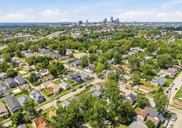 Photo 3 of Single family home for sale at 1709 Spruce St, Indianapolis, IN 46203 | MLS# 22122144 | Listing updated on 2026-10-08