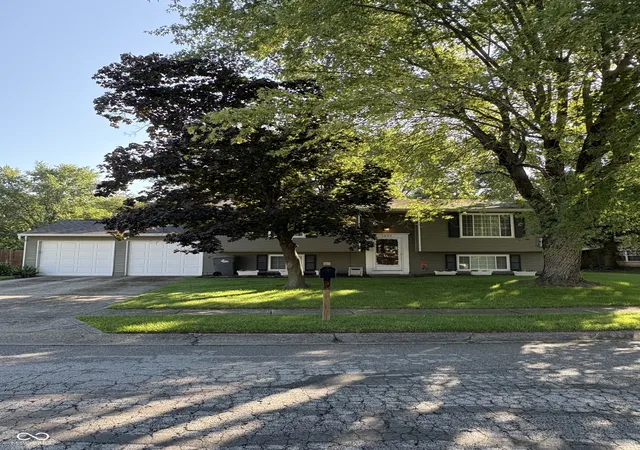1st image of 1025 Ridgepointe Dr, Indianapolis, IN 46234 | MLS# 22122146