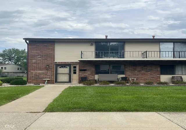 1st image of 989 Greenwood W, Greenwood, IN 46142 | MLS# 22122151