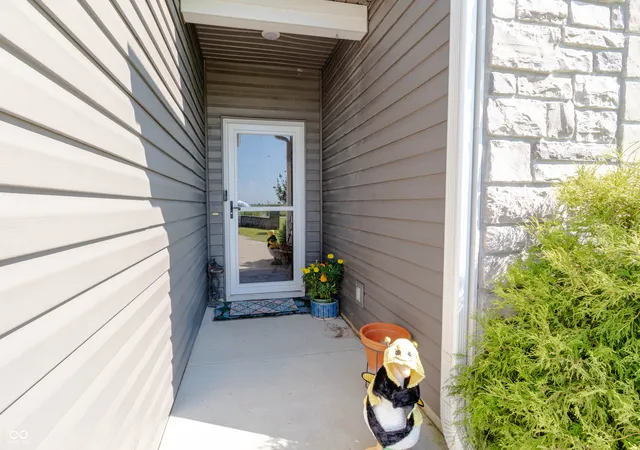 Photo 3 of Sale Pending at 1534 W County Road 580 S, Frankfort, IN 46041 | MLS# 22122177 | Listing updated on 2026-08-27