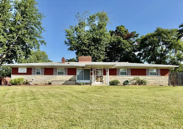 Photo 1 of Single family home for sale at 8136 S Pennsylvania St, Indianapolis, IN 46227 | MLS# 22122182 | Listing updated on 2026-08-26
