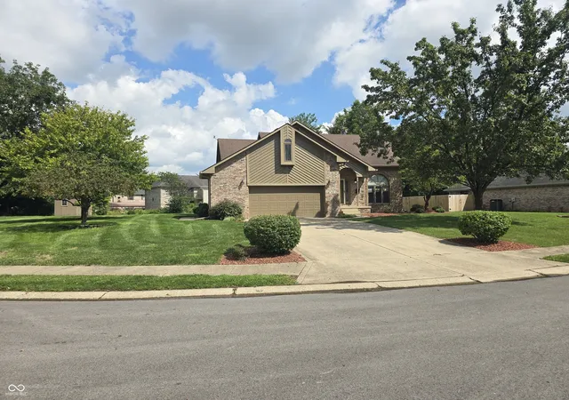 Photo 1 of Single family home for sale at 903 Corey Ln, Plainfield, IN 46168 | MLS# 22122198 | Listing updated on 2026-10-05