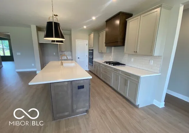 Photo 3 of Single family home for sale at 6607 Old World Dr, Mc Cordsville, IN 46055 | MLS# 22122210 | Listing updated on 2026-08-26