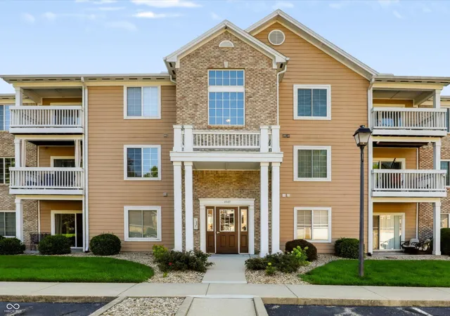 Photo 1 of Sale Pending at 6509 Emerald Hill Ct #102, Indianapolis, IN 46237 | MLS# 22122223 | Listing updated on 2026-08-31