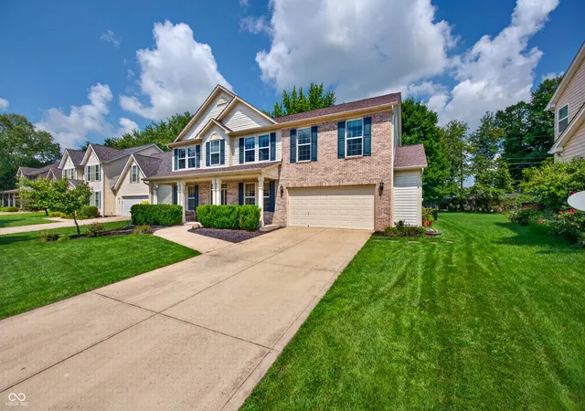 Photo 2 of Single family home for sale at 3864 Jonathan, Columbus, IN 47201 | MLS# 22122224 | Listing updated on 2026-09-30